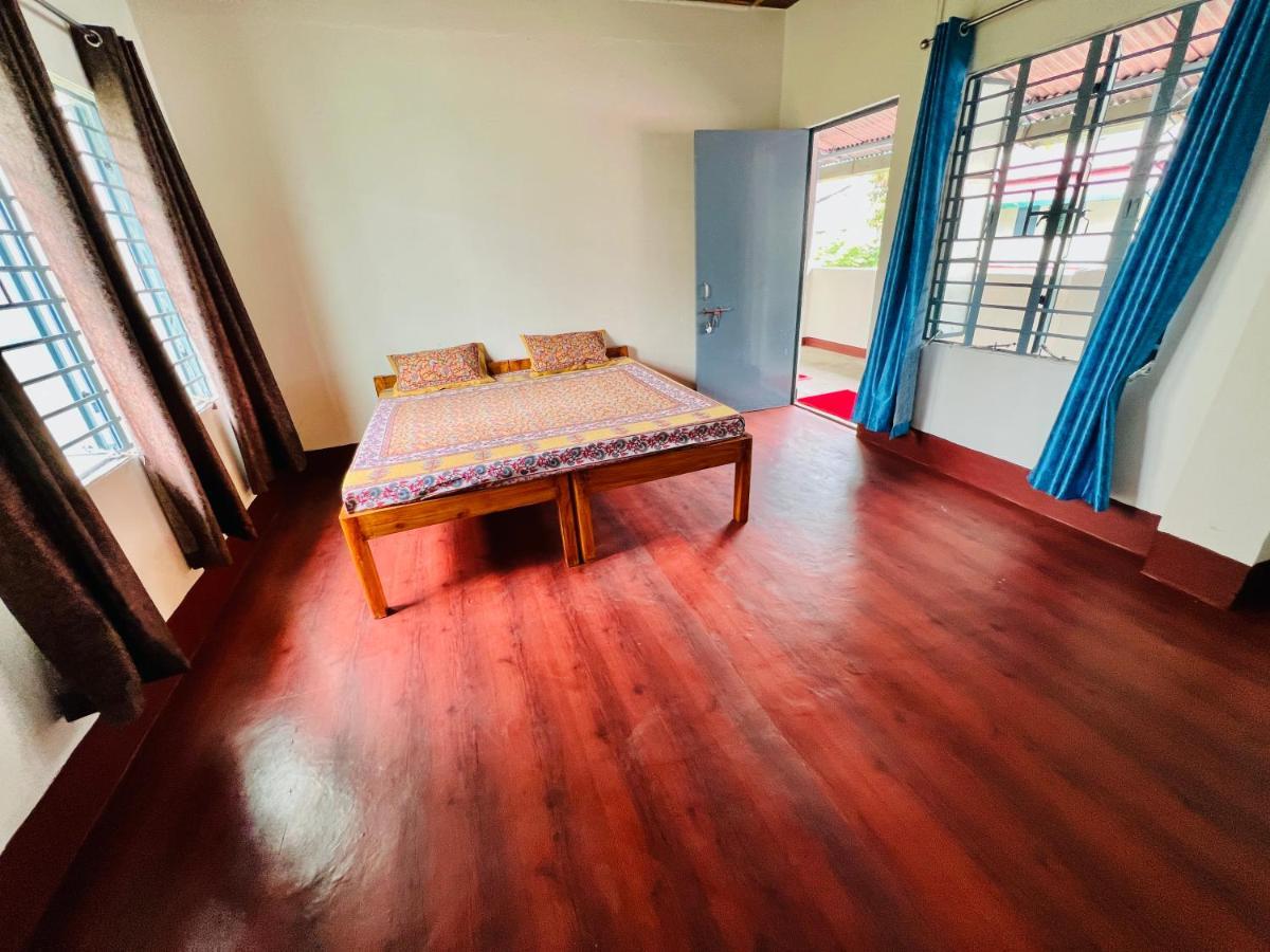 Levi Home Guest House & Retreat Centre สิริกุรี ภายนอก รูปภาพ